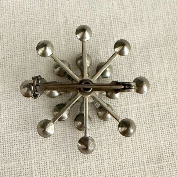 Vintage Rhinestone Starburst Brooch Pin 1.25 in Silver Tone Metal Sparkle Design - Picture 5 of 6